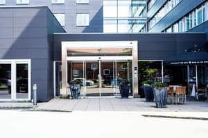 thumbnail: Interior entrance