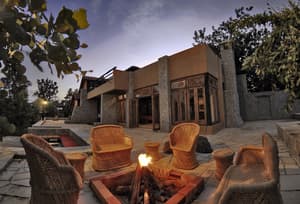 thumbnail: Outdoor dining