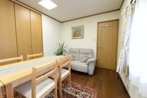 thumbnail: In-room dining