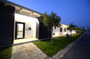 thumbnail: Front of property