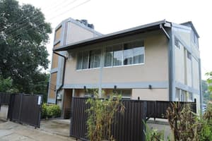 thumbnail: Front of property
