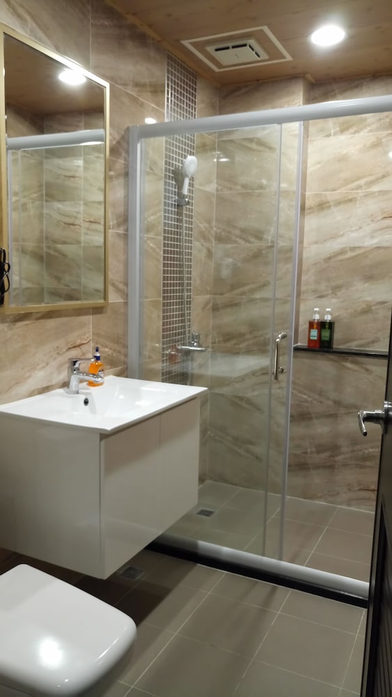 Bathroom shower