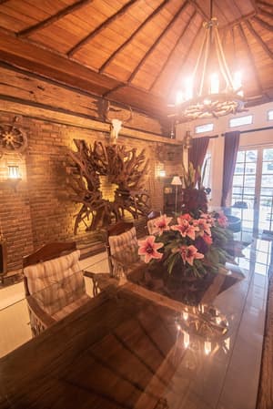 thumbnail: Interior