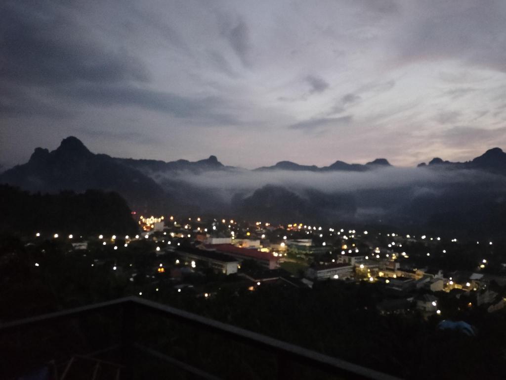 f6d019b0fd9581ad8671442a482de0c3.jpg