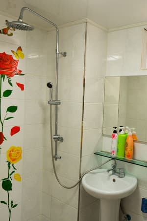thumbnail: Bathroom shower