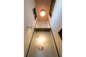 thumbnail: Interior entrance