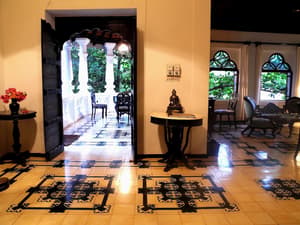 thumbnail: Lobby lounge