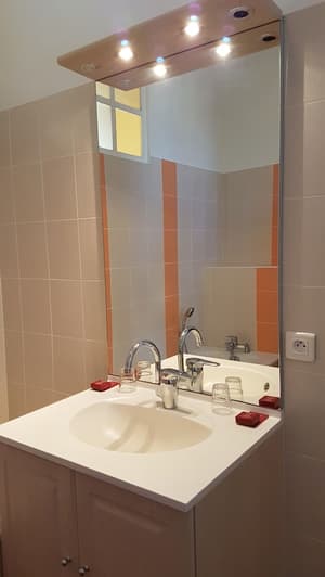 thumbnail: Bathroom sink