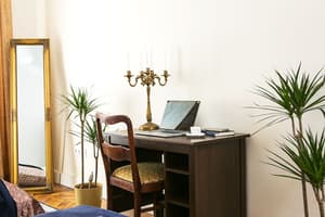 thumbnail: In-room business center