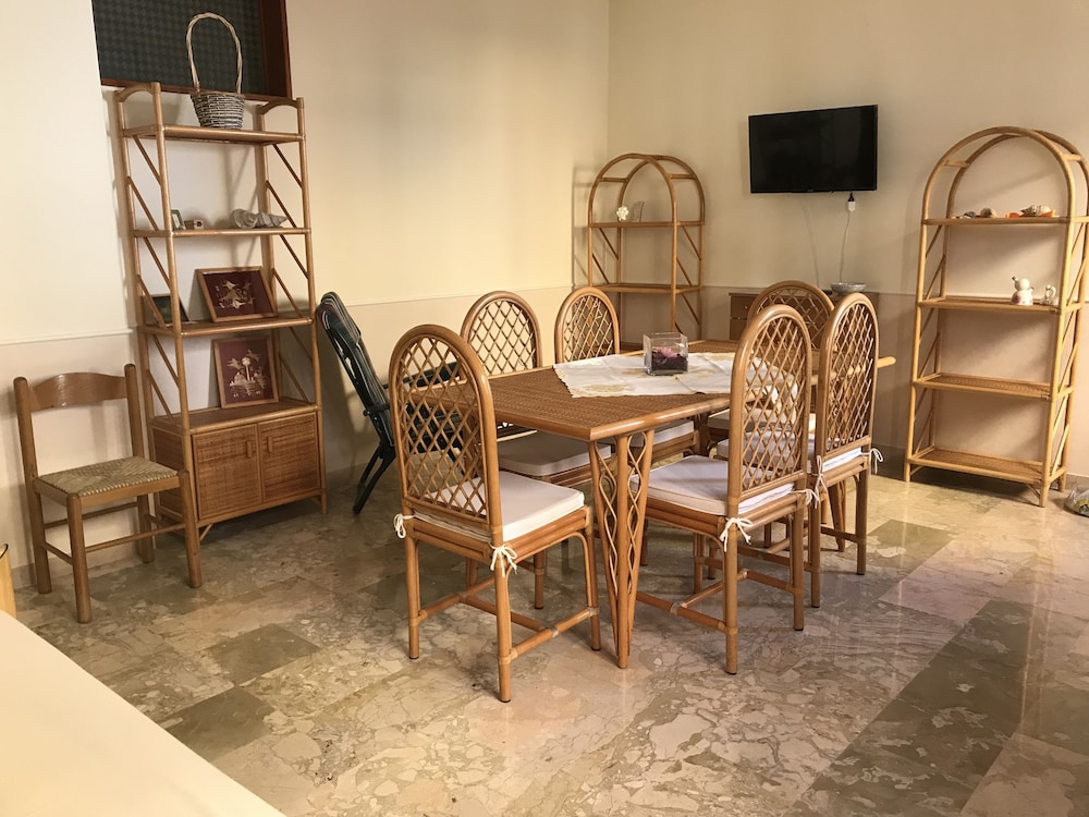 Restaurant-cafeteria