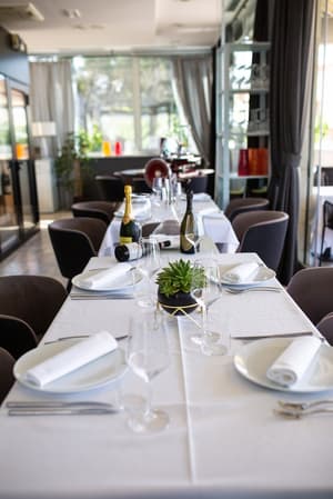 thumbnail: Restaurant
