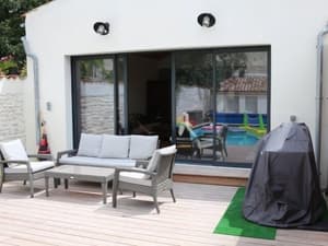 thumbnail: Exterior