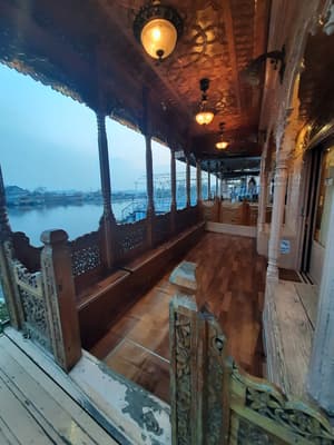 thumbnail: Front of property