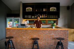 thumbnail: Bar