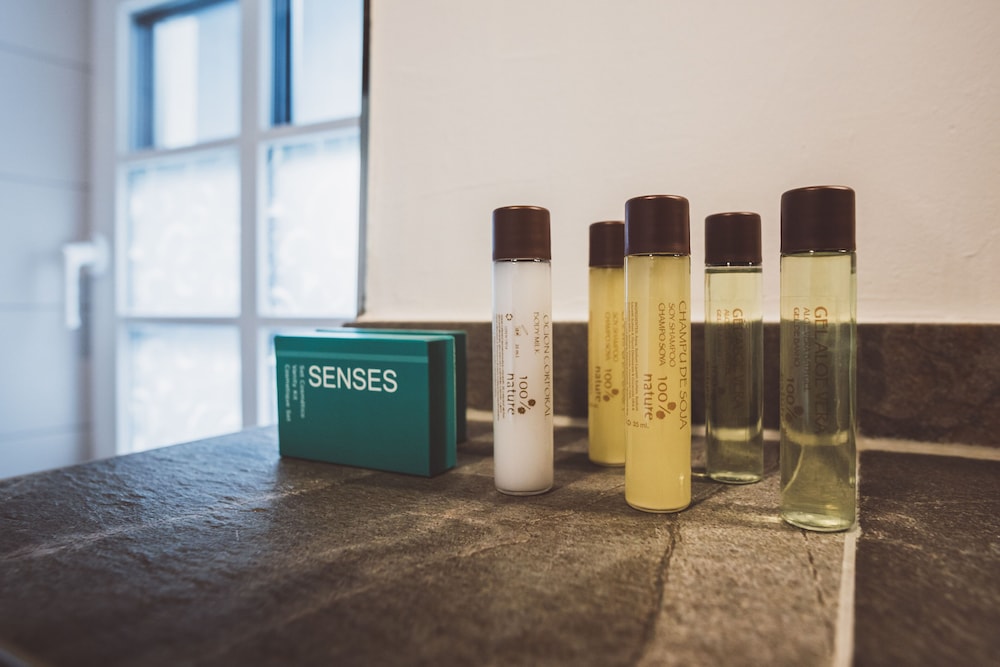 Bathroom amenities