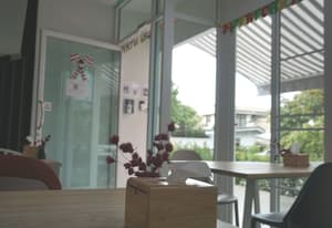 thumbnail: Lobby sitting area