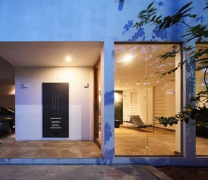 thumbnail: Interior entrance