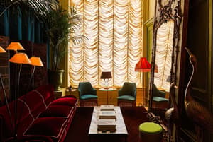 thumbnail: Lobby sitting area