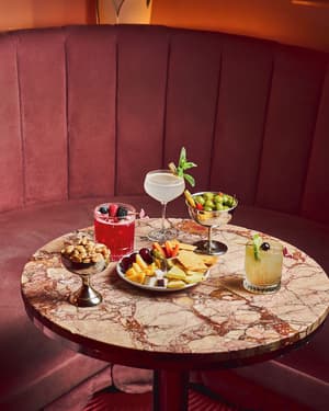 thumbnail: Bar (on property)