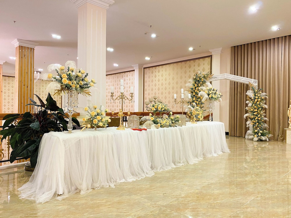 Indoor wedding