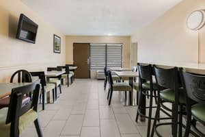 thumbnail: Breakfast area