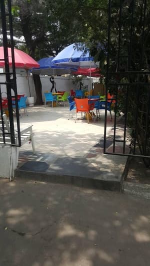 thumbnail: Outdoor dining