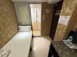thumbnail: Bathroom amenities