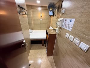 thumbnail: Bathroom shower