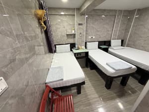 thumbnail: Bathroom amenities