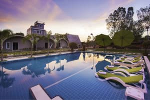 thumbnail: Pool