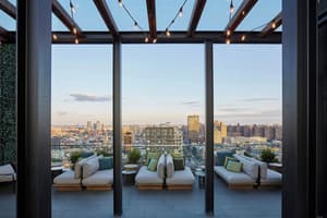 thumbnail: Bar (on property)