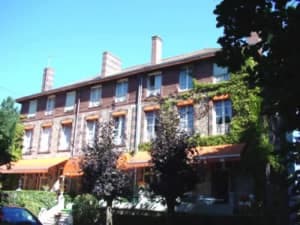 thumbnail: Front of property