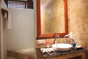 thumbnail: Bathroom sink