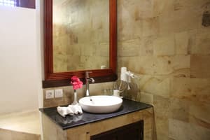 thumbnail: Bathroom sink