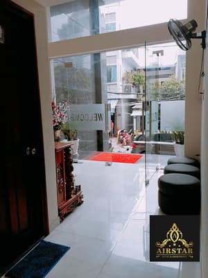 thumbnail: Interior entrance