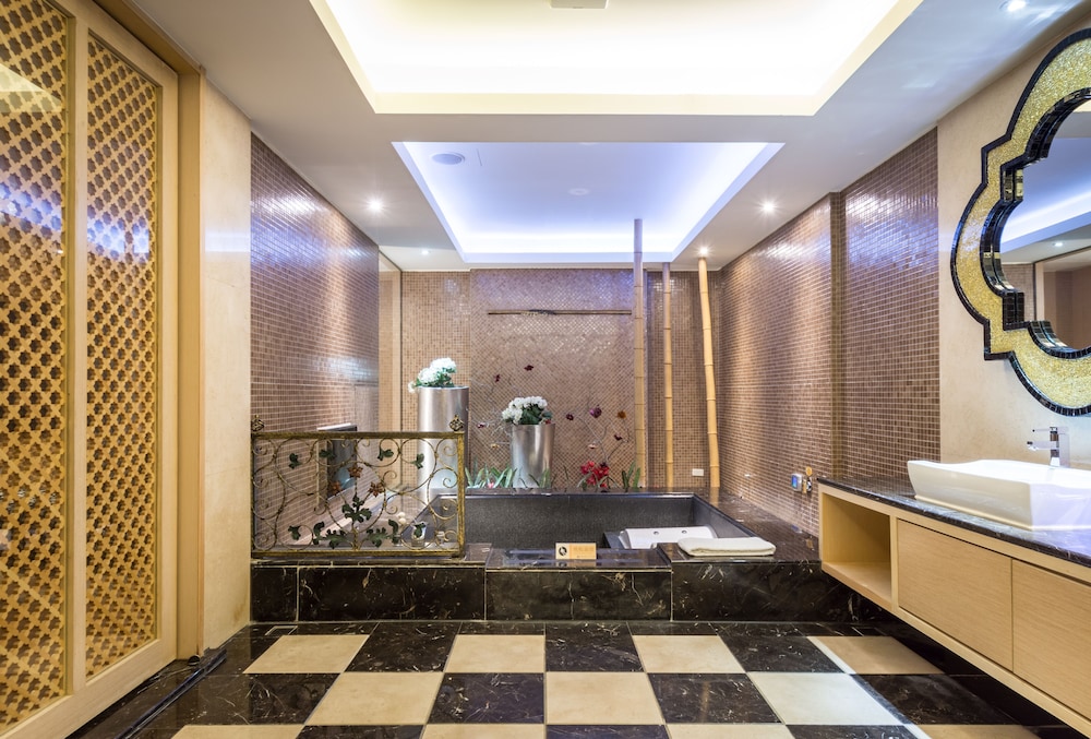 Jetted tub