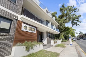 thumbnail: Front of property