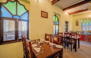thumbnail: Restaurant
