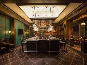 thumbnail: Bar (on property)