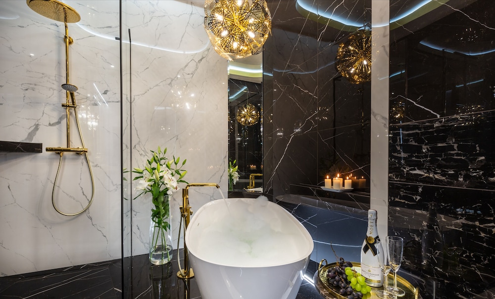Bathroom shower