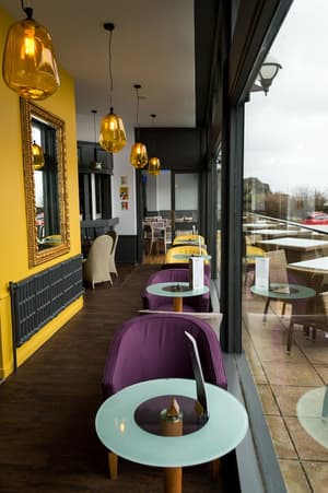 thumbnail: Restaurant
