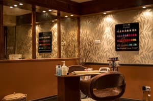thumbnail: Nail salon