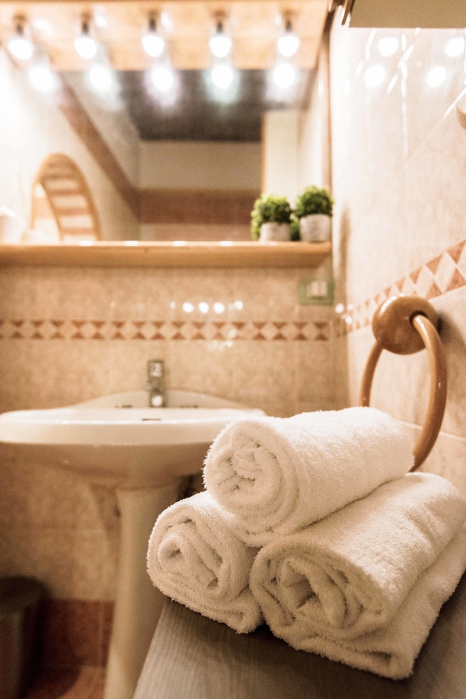 Bathroom amenities