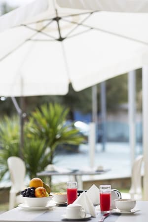 thumbnail: Outdoor dining