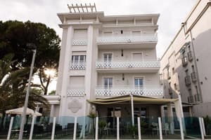 thumbnail: Exterior