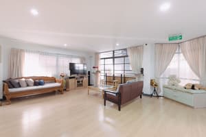 thumbnail: Interior detail