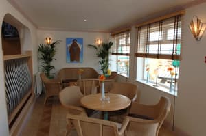 thumbnail: Restaurant