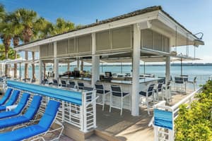 thumbnail: Bar (on property)