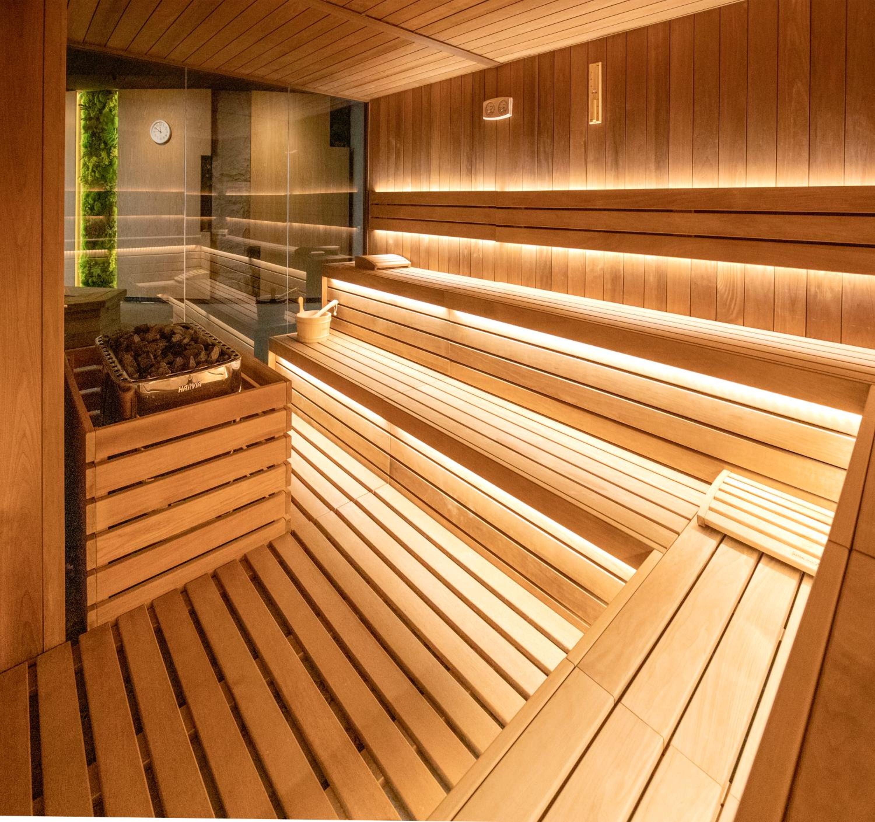 Swimming pool-spa
