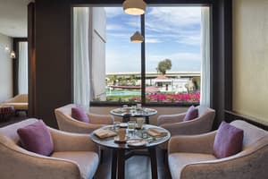thumbnail: Bar (on property)
